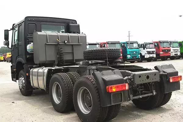 Sinotruk Howo 6x4 420 HP Used Trailer Tractor Truck Head Trucks For Sale