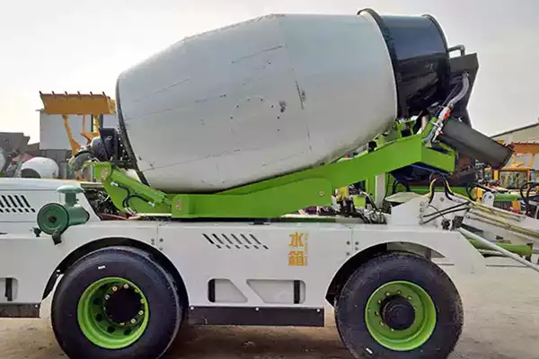 2.6m3 Self-loading Concrete Mixer Truck | New