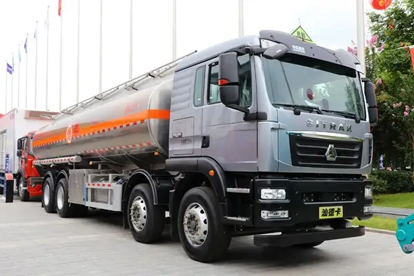 26m³ Sinotruk Fuel Tanker Truck丨NEW