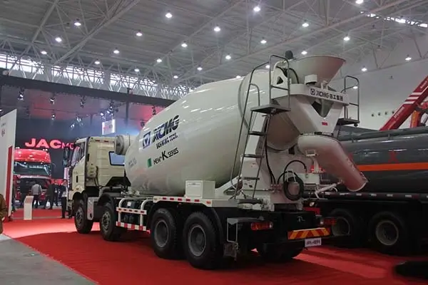 FAW Jiefang J6P 375HP Concrete Mixer Truck