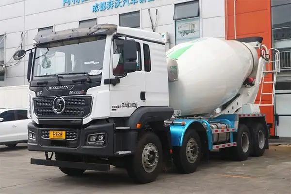 7.79CBM 8x4 SHACMAN Concrete Mixer Truck 380HP