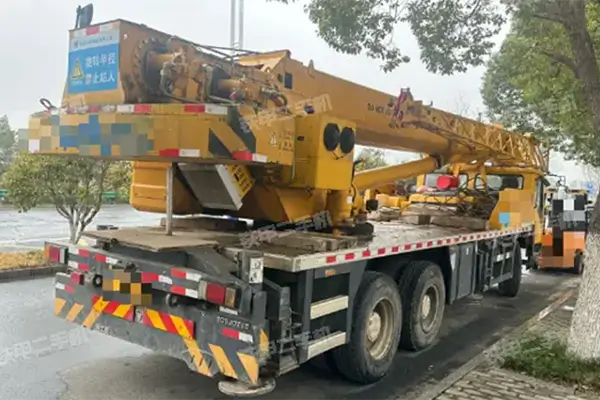 XCMG QY20K5 crane