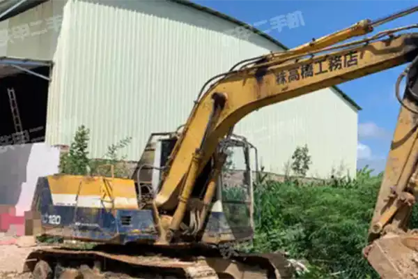 Komatsu PC120-5