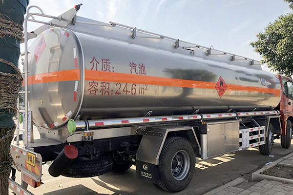 Futian Auman chassis tank truck