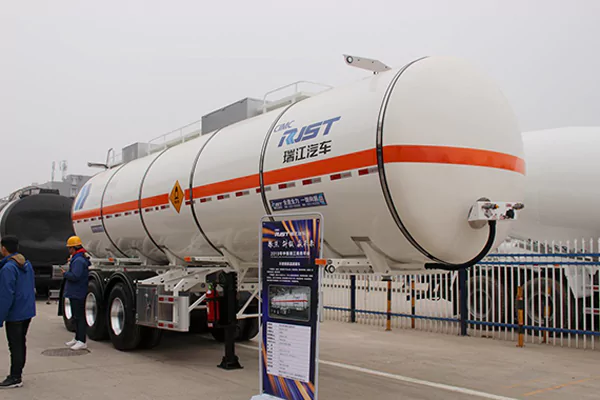 25 cubic series oil tank trailer