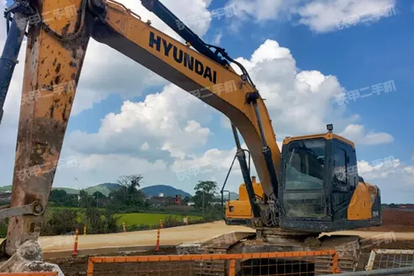 Hyundai R215VS