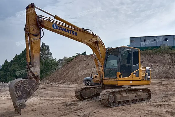 Komatsu PC130-8M0