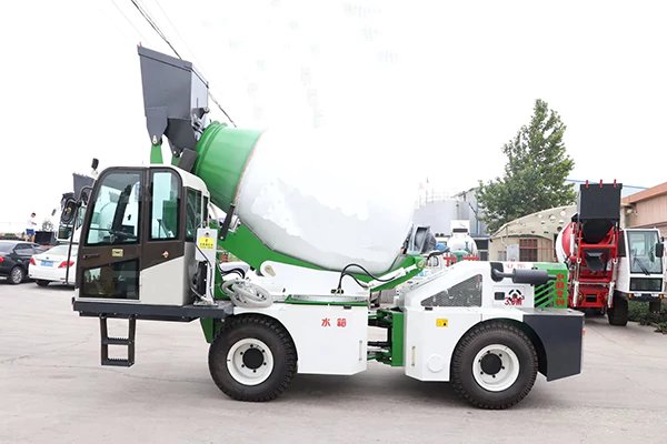 3.5m3 Self-loading Concrete Mixer Truck | New