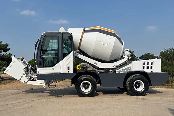 4.0m3 Self-loading Concrete Mixer Truck | New